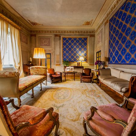 Bed and Breakfast Palazzo Rocchi - Residenza D'Epoca Лукка Экстерьер фото