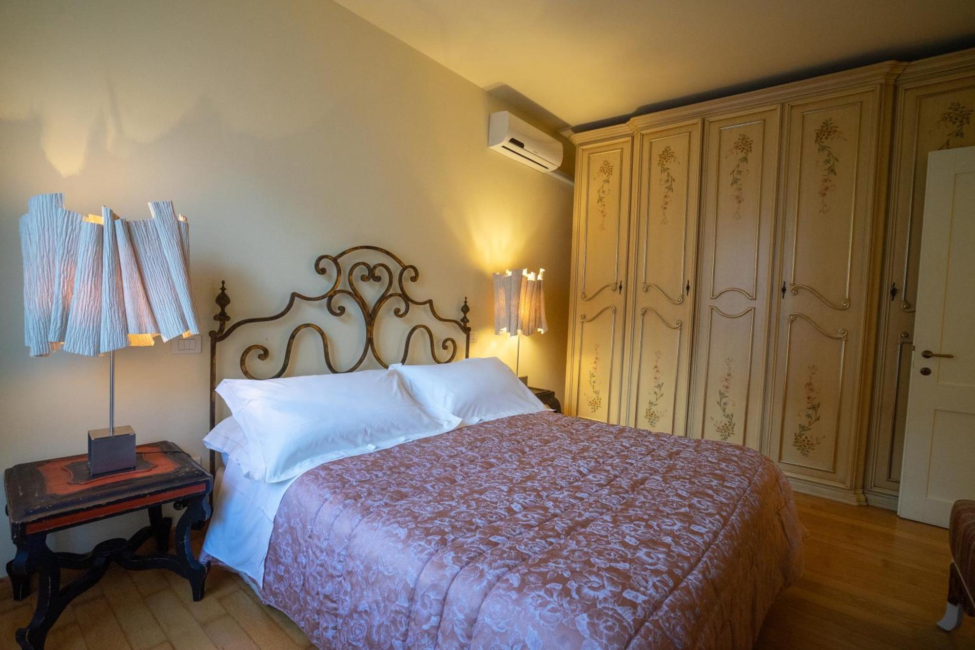 Bed and Breakfast Palazzo Rocchi - Residenza D'Epoca Лукка Экстерьер фото