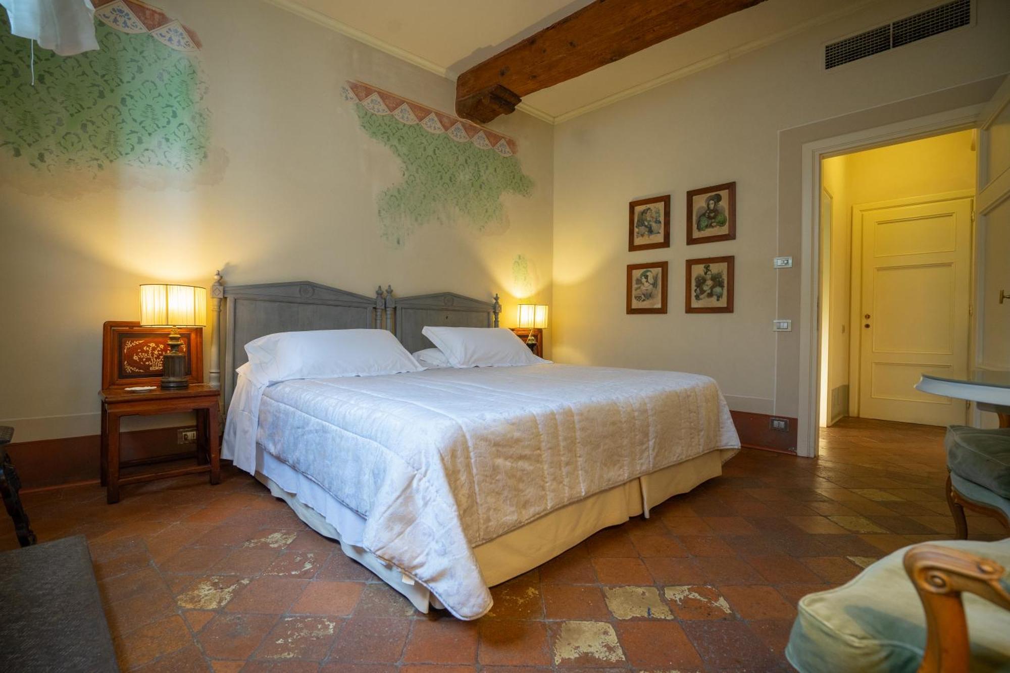 Bed and Breakfast Palazzo Rocchi - Residenza D'Epoca Лукка Экстерьер фото
