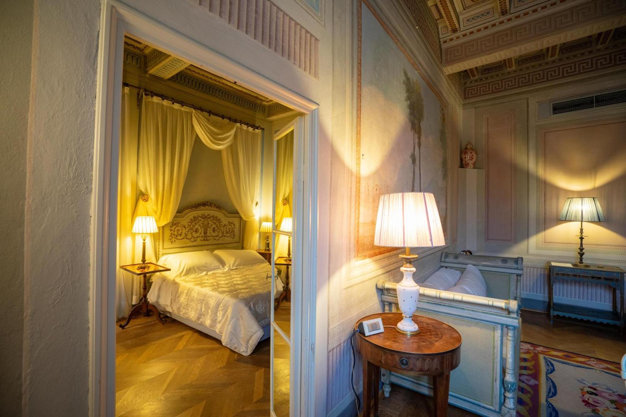 Bed and Breakfast Palazzo Rocchi - Residenza D'Epoca Лукка Экстерьер фото