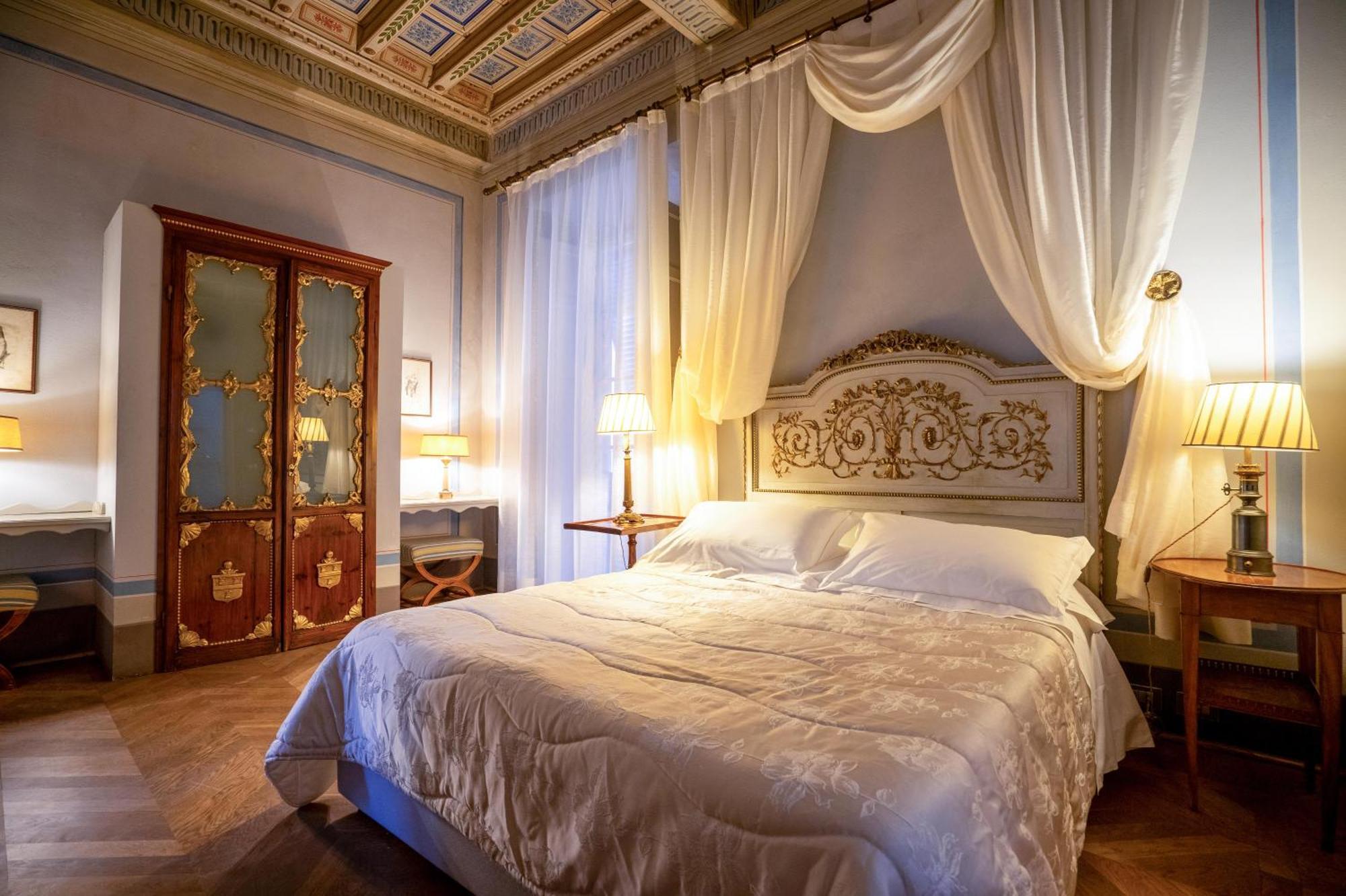 Bed and Breakfast Palazzo Rocchi - Residenza D'Epoca Лукка Экстерьер фото