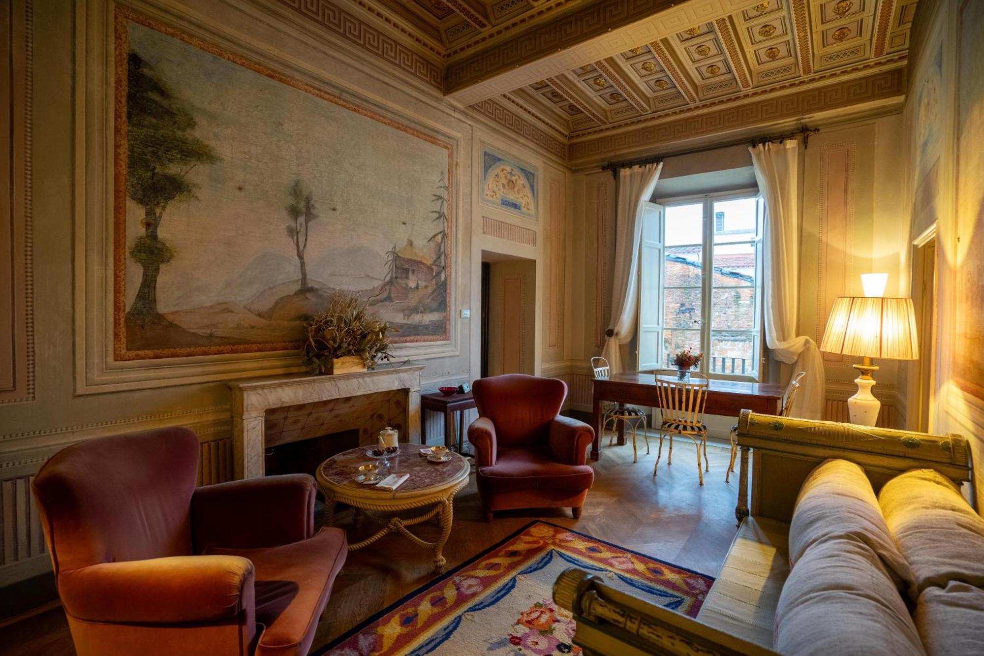 Bed and Breakfast Palazzo Rocchi - Residenza D'Epoca Лукка Экстерьер фото